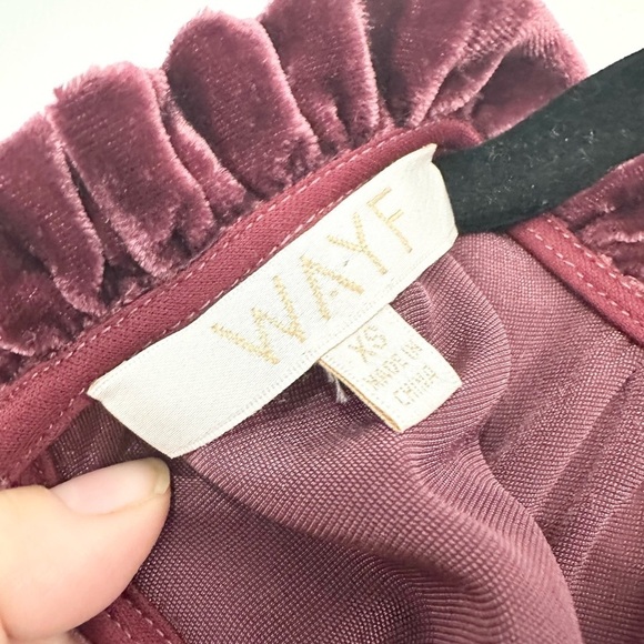 WAYF Erika Puff Sleeve Meridian maroon Velvet Top XS crushed velvet holiday - Picture 4 of 4